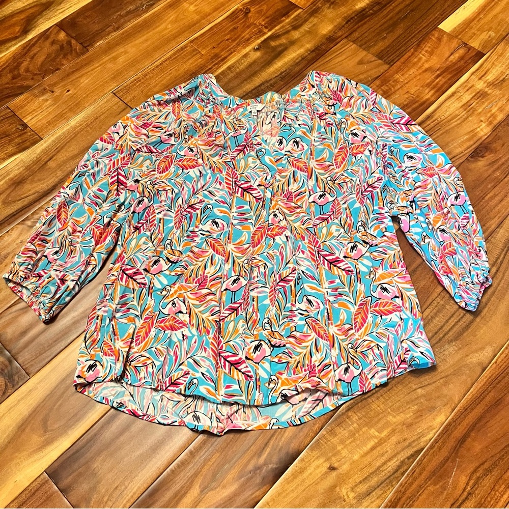 Women’s crown and Ivy flamingo print blouse. Size large